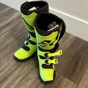 listing-status-banner